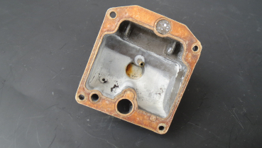 Preview: DECKEL SCHWIIMERKAMMER RECHTS ZYL.3+4 (GEBRAUCHTTEIL)