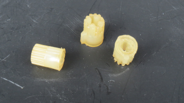 PLASTIKAUFSATZ GEMISCHSCHRAUBE SET (GEBRAUCHTTEIL)