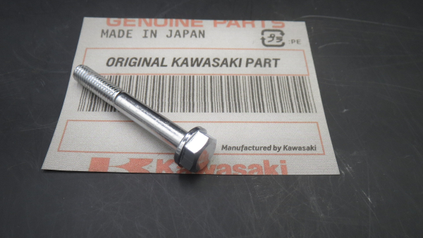 SCHRAUBE VENTILDECKEL / ZYLINDERKOPF M6x45 (ORIGINAL KAWASAKI)