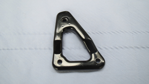 AUSPUFFHALTER RECHTS (GEBRAUCHTTEIL)