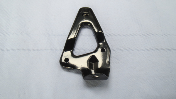 AUSPUFFHALTER LINKS (GEBRAUCHTTEIL)