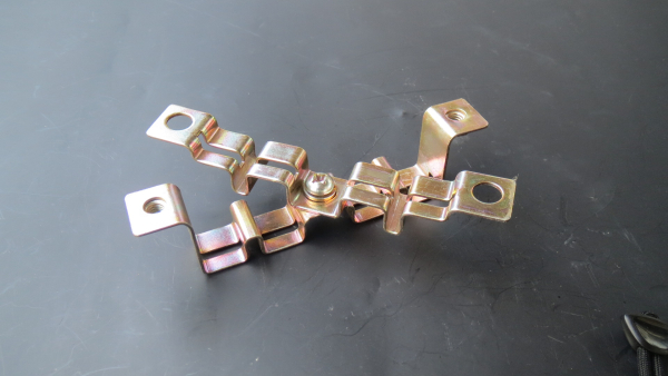 HALTERSET STECKERLEISTE (GEBRAUCHTTEIL)