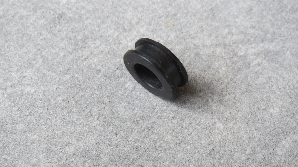 GUMMIFÜHRUNG STANDGASSCHRAUBE (GEBRAUCHTTEIL)