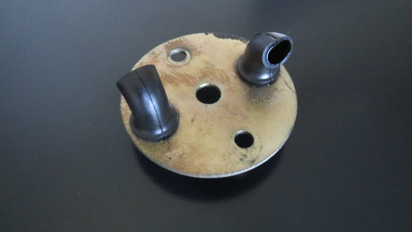 PLATTE MOTORBELÜFTUNG UNTEN (GEBRAUCHTTEIL)