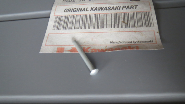 STIFT TANKDECKEL