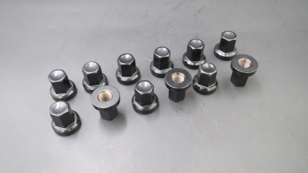 CYLINDERHEAD NUTS SET BLACK